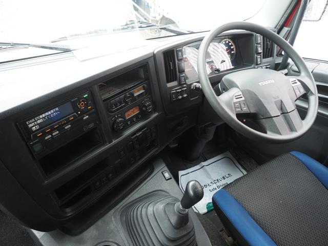 ギガ 　７速マニュアル　積載１３．７トン　アルミウイング車（19枚目）