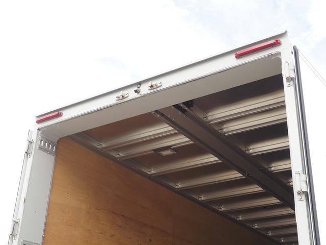 ギガ ハイルーフ 積載13.6トン 4軸低床 アルミウィング(13枚目)