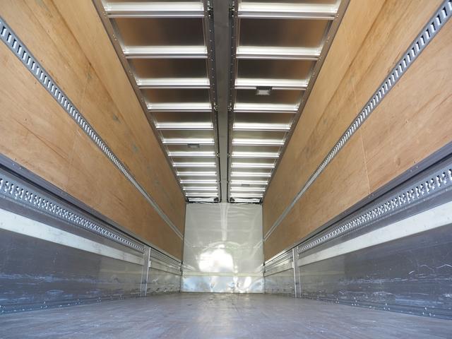 ギガ 　ハイルーフ　積載１３．６トン　４軸低床　アルミウィング（3枚目）