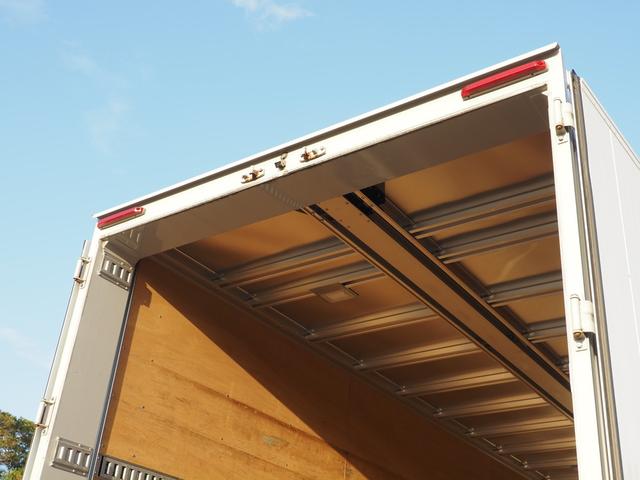 ギガ 　ハイルーフ　積載１３．６トン　４軸低床　アルミウィング（13枚目）