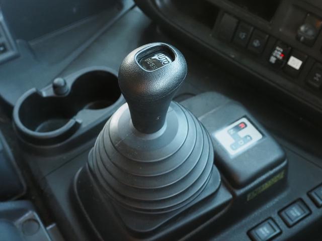 ギガ 　ハイルーフ　積載１３．６トン　４軸低床　アルミウィング（18枚目）