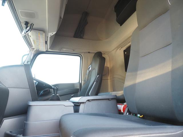 ギガ 　ハイルーフ　積載１３．６トン　４軸低床　アルミウィング（21枚目）