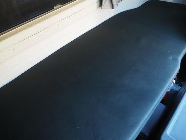 ギガ 　ハイルーフ　積載１３．６トン　４軸低床　アルミウィング（22枚目）