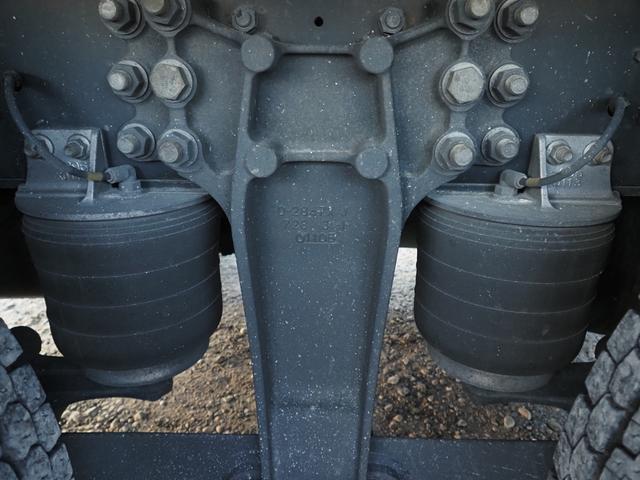 ギガ 　ハイルーフ　積載１３．６トン　４軸低床　アルミウィング（25枚目）