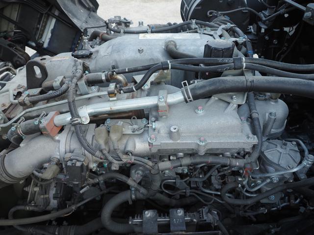 ギガ 　ハイルーフ　積載１３．６トン　４軸低床　アルミウィング（27枚目）