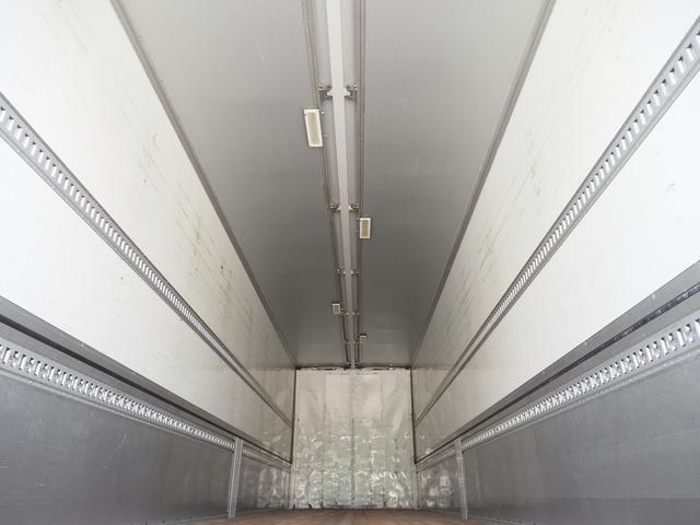 スーパーグレート 　７速マニュアル　積載１３．７トン　４軸低床　パネルウィング（3枚目）