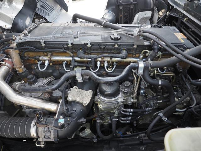 スーパーグレート 　７速マニュアル　積載１３．７トン　４軸低床　パネルウィング（5枚目）