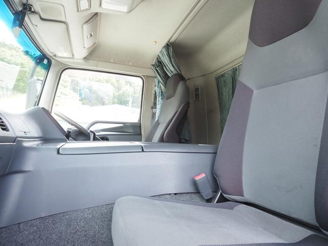 スーパーグレート 　７速マニュアル　積載１３．７トン　４軸低床　パネルウィング（19枚目）