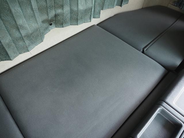 スーパーグレート 　７速マニュアル　積載１３．７トン　４軸低床　パネルウィング（23枚目）