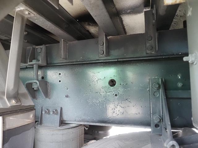 プロフィア 　サブエンジン付　ジョロダー４列　キーストン　サイド観音扉　矢野特殊ボデー　アルミホイール　４軸　冷凍バン車　菱重製冷凍機（24枚目）