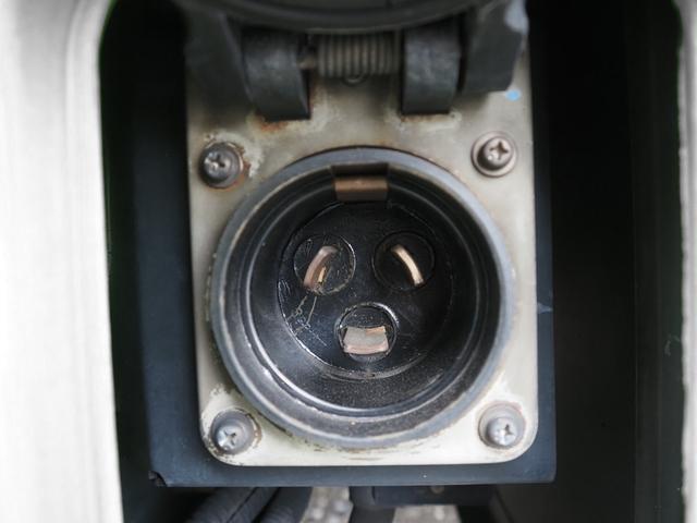 プロフィア 　サブエンジン付　ジョロダー４列　キーストン　サイド観音扉　矢野特殊ボデー　アルミホイール　４軸　冷凍バン車　菱重製冷凍機（28枚目）