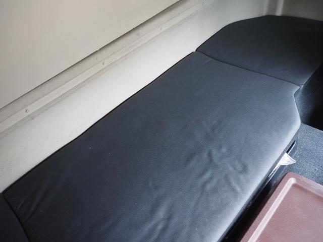 プロフィア 　車検付　７速マニュアル　ハイルーフ　積載１３．８トン　４軸低床　アルミウィング（17枚目）