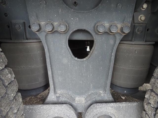 プロフィア 　車検付　７速マニュアル　ハイルーフ　積載１３．８トン　４軸低床　アルミウィング（26枚目）