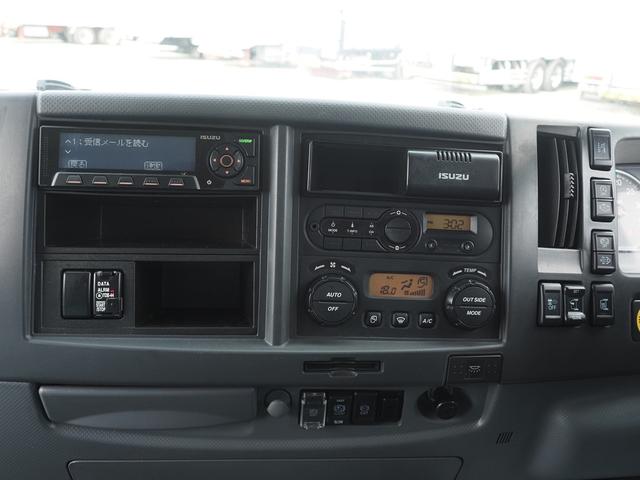 フォワード 8200ボデー 積載6.9トン ベッド付 ワイド 6速マニュアル メッキ付(17枚目)