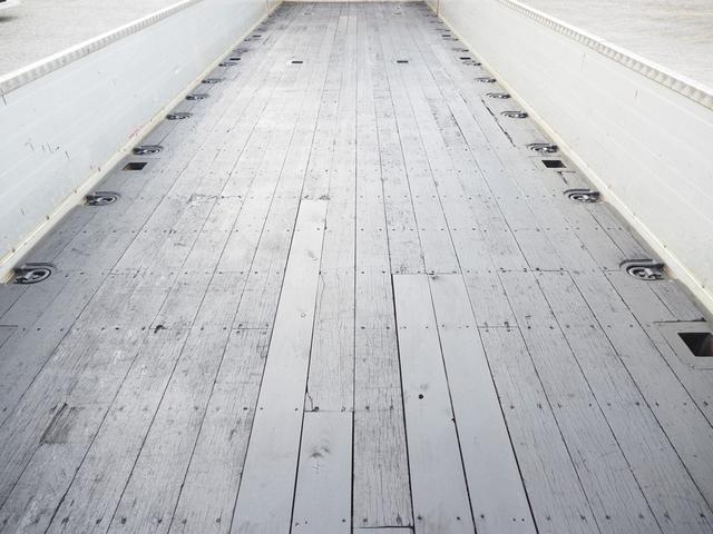 ギガ 7速マニュアル スタンション付 丸環フック アルミブロック アルミホイール 4軸平ボディ(13枚目)