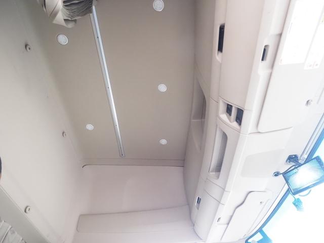 ヒノレンジャー 車検付 融雪仕様 7200ボデー 格納ゲート付 エアサス 積載6.4トン ハイルーフ ベッド付 フルワイド(19枚目)