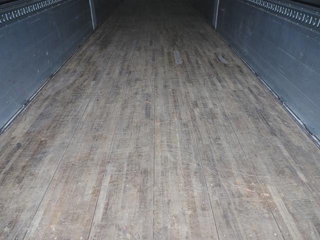 プロフィア 　積載１３．４トン　４軸低床　アルミウイング（14枚目）