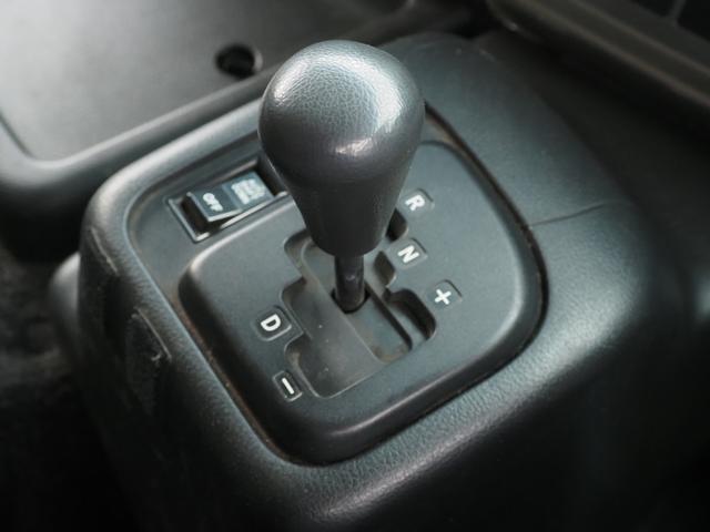 プロフィア 　積載１３．４トン　４軸低床　アルミウイング（16枚目）