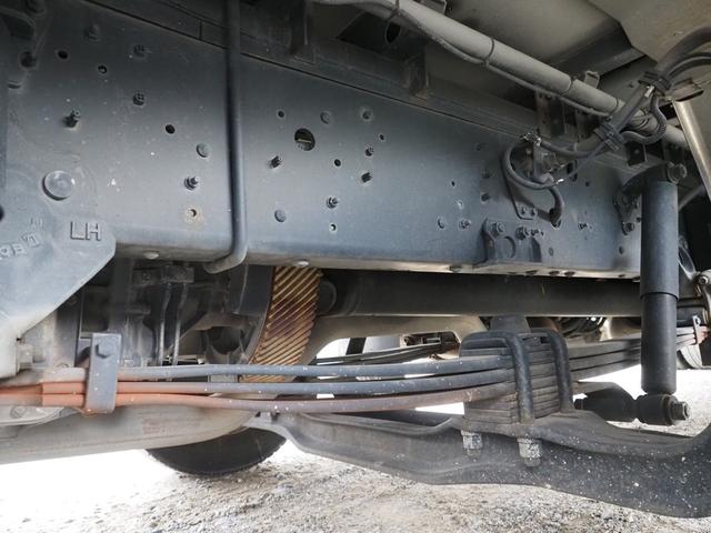 プロフィア 　積載１３．４トン　４軸低床　アルミウイング（25枚目）