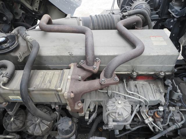 プロフィア 　積載１３．４トン　４軸低床　アルミウイング（27枚目）