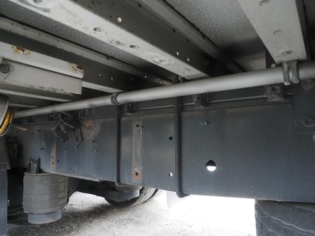 プロフィア 　積載１３．４トン　４軸低床　アルミウイング（28枚目）