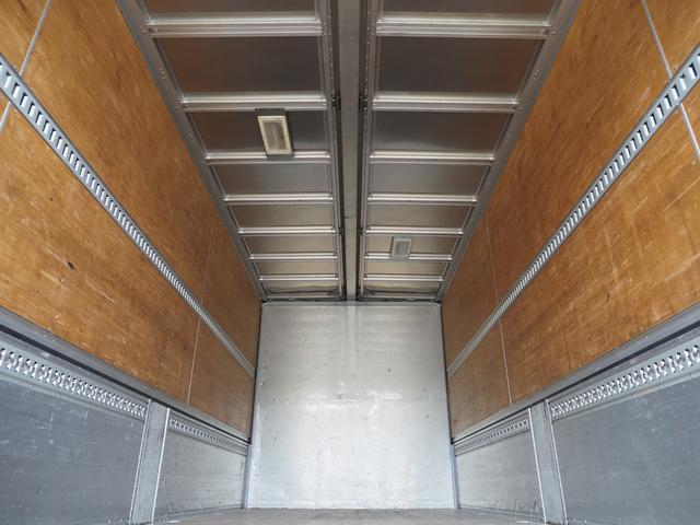 フォワード 　フルワイド　ベッド付　アルミウイング車（3枚目）