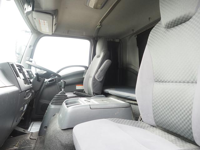 フォワード 　フルワイド　ベッド付　アルミウイング車（22枚目）