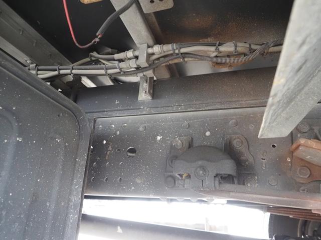 フォワード 　フルワイド　ベッド付　アルミウイング車（28枚目）