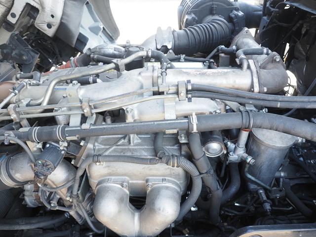 ギガ 　低温設定　７速マニュアル　ジョロダー４列　４軸低床　冷凍ウィング（5枚目）