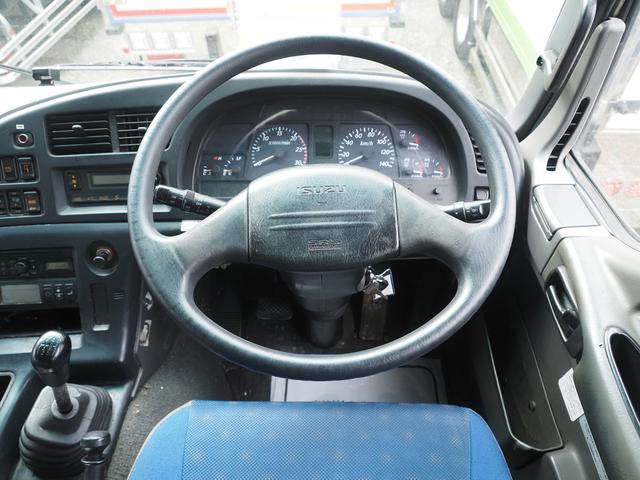 ギガ 　低温設定　７速マニュアル　ジョロダー４列　４軸低床　冷凍ウィング（22枚目）