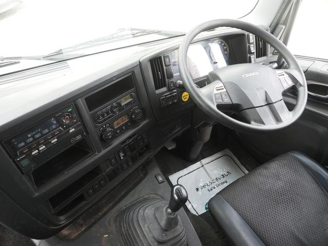 ギガ 　７速マニュアル　積載１３．６トン　４軸低床　アルミウィング（20枚目）