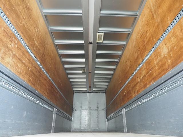 プロフィア 　ハイルーフ　積載１３．６トン　メッキ付　４軸低床　アルミウィング（3枚目）