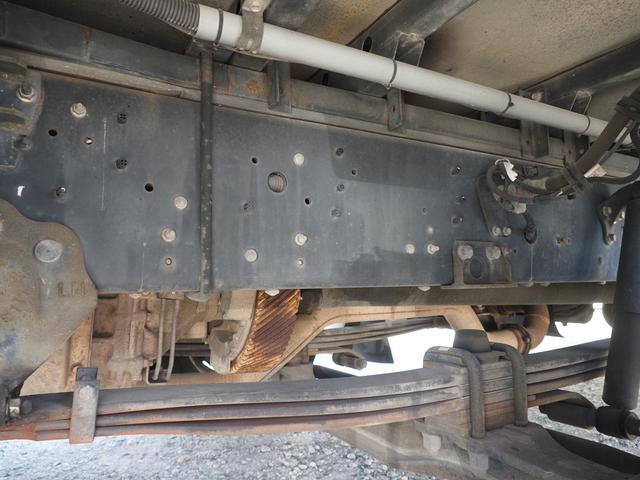 プロフィア 　ハイルーフ　積載１３．６トン　メッキ付　４軸低床　アルミウィング（26枚目）