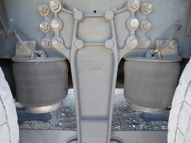 ギガ 　車検付　格納パワーゲート　７速マニュアル　アルミウイング車（27枚目）