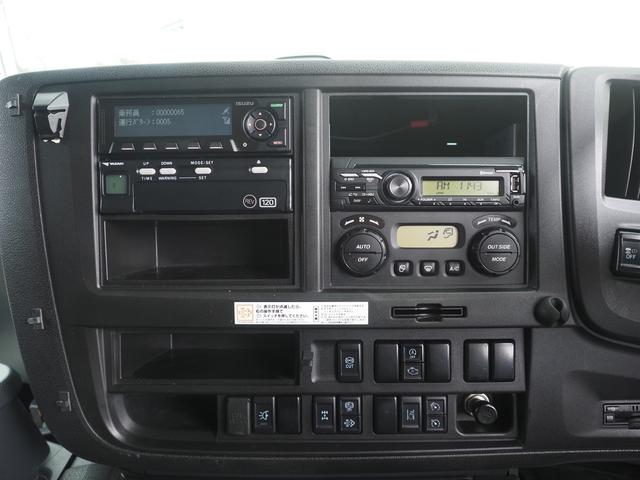 ギガ 　融雪仕様　７速マニュアル　積載１３．５トン　ハイルーフ　４軸低床　アルミウイング（16枚目）