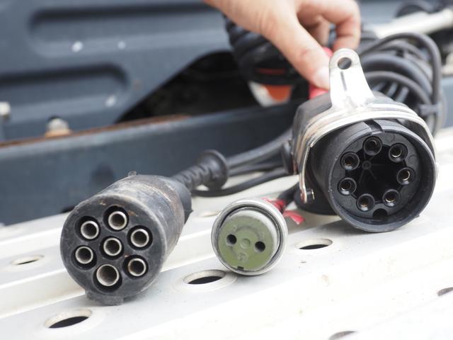 プロフィア 　第５輪荷重１１．５トン　４８０馬力　ハイルーフ　トラクタヘッド（15枚目）