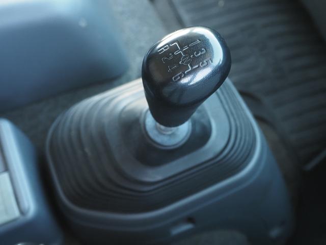 フォワード 　格納ゲート付　フルワイド　中温設定　ベッド付　冷凍ウィング車（18枚目）