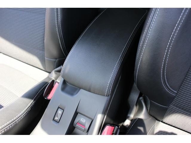 メガーヌ ＧＴライン　禁煙車／記録簿／ＥＴＣ／Ｂｌｕｅｔｏｏｔｈ／ハーフレザーシート／ドライブレコーダー／ＭＴモード付／（54枚目）