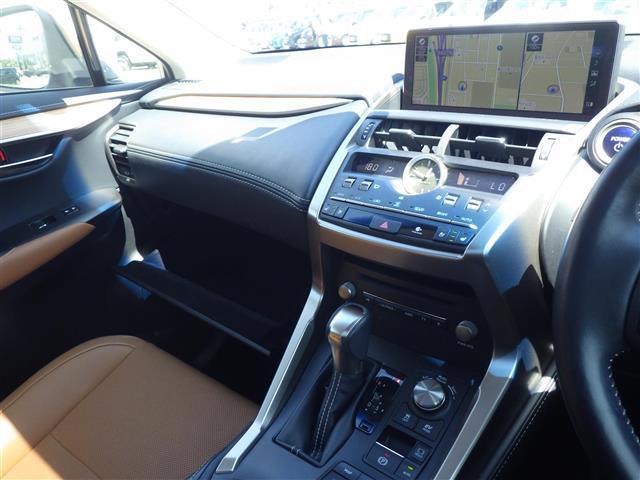 ＮＸ ＮＸ３００ｈ　バージョンＬ　Ｌｅｘｕｓ　Ｓａｆｅｔｙ　Ｓｙｓｔｅｍ＋　ＡＣＣ　３眼　ＢＳＭ　ガラスルーフ　本革　純正ＳＤナビ　ＴＶ　ＢＴ　ＨＵＤ　パワーバックドア　ＥＴＣ　前席パワーシート　エアシート　シートヒーター（14枚目）