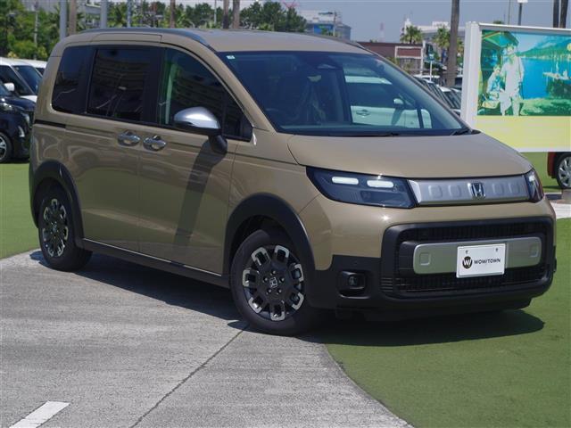 フリード クロスター　登録済未使用車　ホンダセンシング　９型純正ナビ　ＴＶ　前席シートヒーター　ＬＥＤヘッドライト　ウインカーミラー　コーナーセンサー　純正１５インチアルミホイル（31枚目）