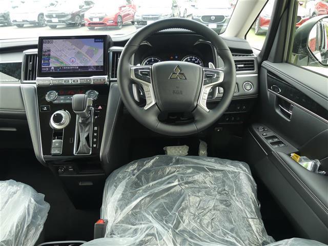 デリカＤ：５ シャモニー　登録済未使用車　全方位　アルパイン１１型ナビ　ＴＶ　ＢＴ　ｅ－Ａｓｓｉｓｔ　エレクトリックテールゲート　両側電動　パワーシート　シートヒーター　ステアリングヒーター　純正１８インチＡＷ（18枚目）