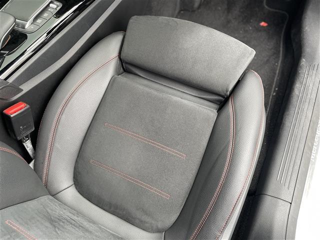 ＣＬＡクラス シューティングブレーク ＣＬＡ１８０　シューティングブレーク　ＡＭＧライン　パノラマＳＲ　半革　パワーシート　シートヒーター　ドラレコ　パワーバックドア　純正ＨＤＤナビ　バックカメラ　地デジ（6枚目）