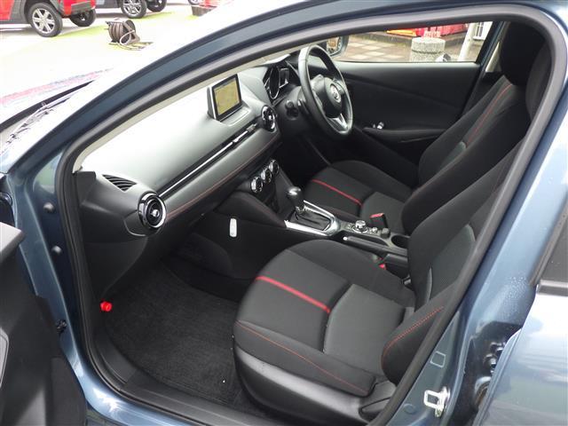 デミオ XDツーリング 純正ナビ TV BT HUD BSM ドラレコ 衝突軽減 クルコン ETC LEDヘッドライト 純正16インチアルミホイル バックカメラ ターボ DVD再生 オートライト 衝突防止システム エアバッグ(21枚目)