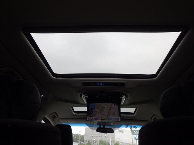 アルファード 2.5S Cパッケージ ムーンルーフ アルパイン11インチナビ TV BT 後席モニター パワーバックドア パワーシート オットマン ETC LEDヘッドライト クリアランスソナー 純正18インチアルミホイル CD ABS(4枚目)