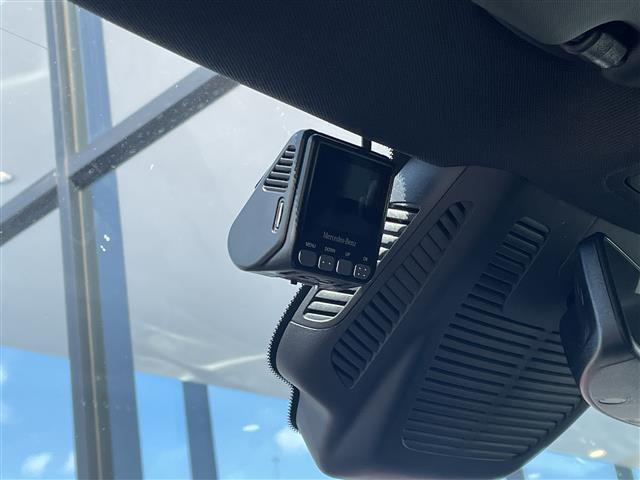 Ａクラス Ａ２００ｄ　ＡＭＧライン　ワイヤレス充電　ＲＳＰ　純正ドライブレコーダー　シートヒーター　パワーシート　純正ＨＤＤナビ　バックカメラ　地デジ　Ｂｌｕｅｔｏｏｔｈ　純正１８インチＡＷ　コーナーセンサー（4枚目）