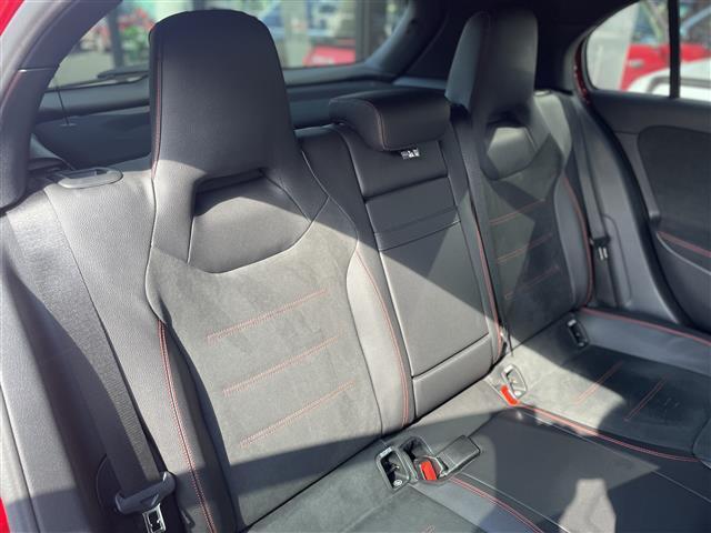 Ａクラス Ａ２００ｄ　ＡＭＧライン　ワイヤレス充電　ＲＳＰ　純正ドライブレコーダー　シートヒーター　パワーシート　純正ＨＤＤナビ　バックカメラ　地デジ　Ｂｌｕｅｔｏｏｔｈ　純正１８インチＡＷ　コーナーセンサー（26枚目）