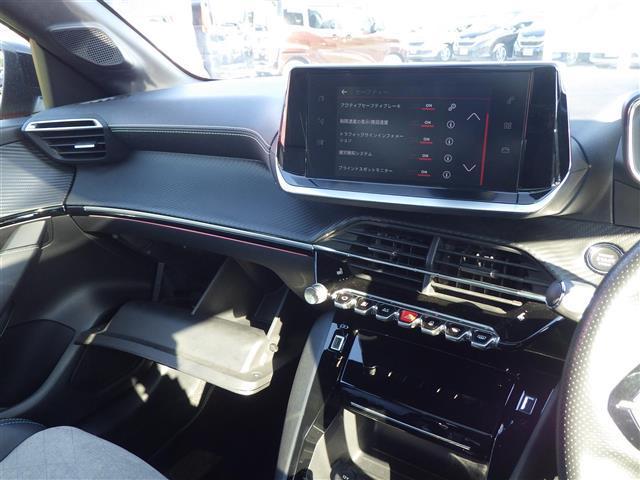 【グローブボックス】車検証ケースや、日頃使う小物類の収納に便利ですね！