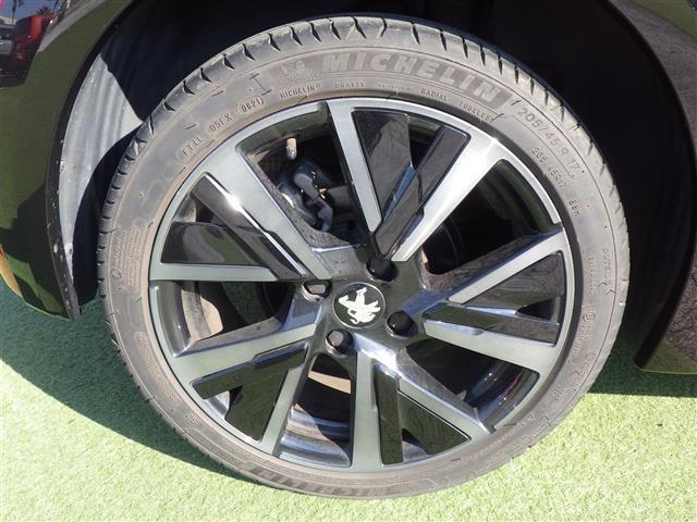 【タイヤ・ホイール】足回りもかっこよく決まってます！社外のアルミやスタッドレスタイヤも取り扱いございます！！ドレスアップもカスタマイズもお任せください！！