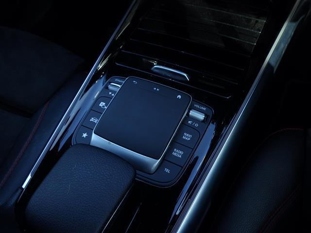 GLB GLB200d 4マチック AMGライン(13枚目)