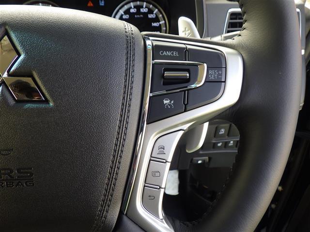 デリカＤ：５ シャモニー　登録済未使用車　両側電動　エレクトリックテールゲート　ｅ－Ａｓｓｉｓｔ　パワーシート　シートヒーター　純正１８インチアルミホイル（6枚目）